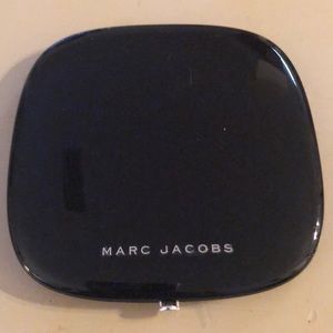 Marc Jacobs bronzer in 102 Tantric o’mega bronze